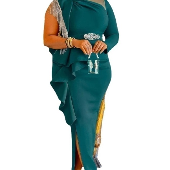 3/$28❤️❤️Prom/formal, sexy, solid color, dress with silver accent - Picture 1 of 7